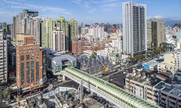坐擁「五期+國美館+捷運」 搶手新古屋照樣賣翻